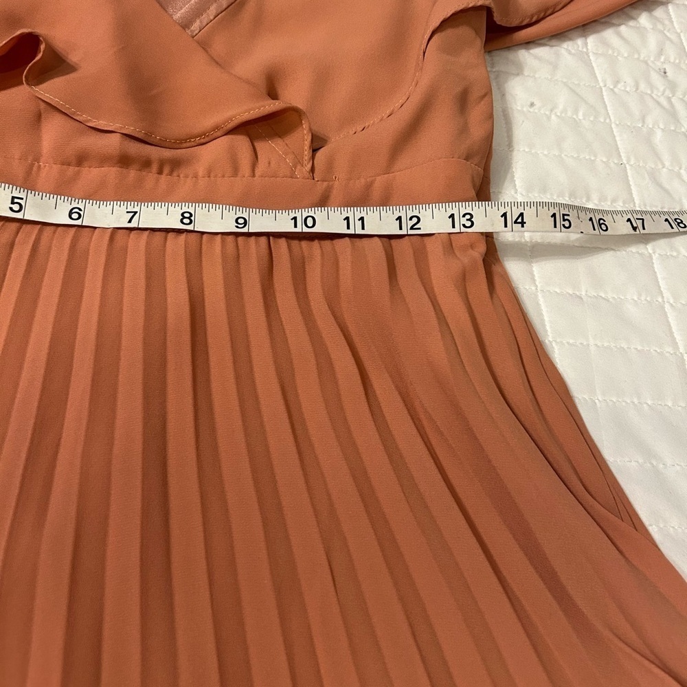 🌸 NWOT Petal & Roz Blush/ Nude/ Peach Pleated Chiffon Dress – Size Large - Picture 6 of 9